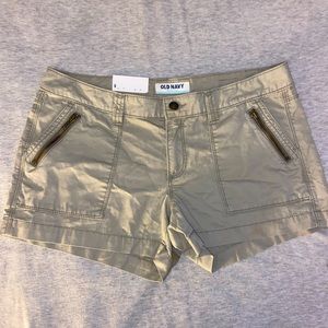 Brand new Old Navy women’s khaki shorts.